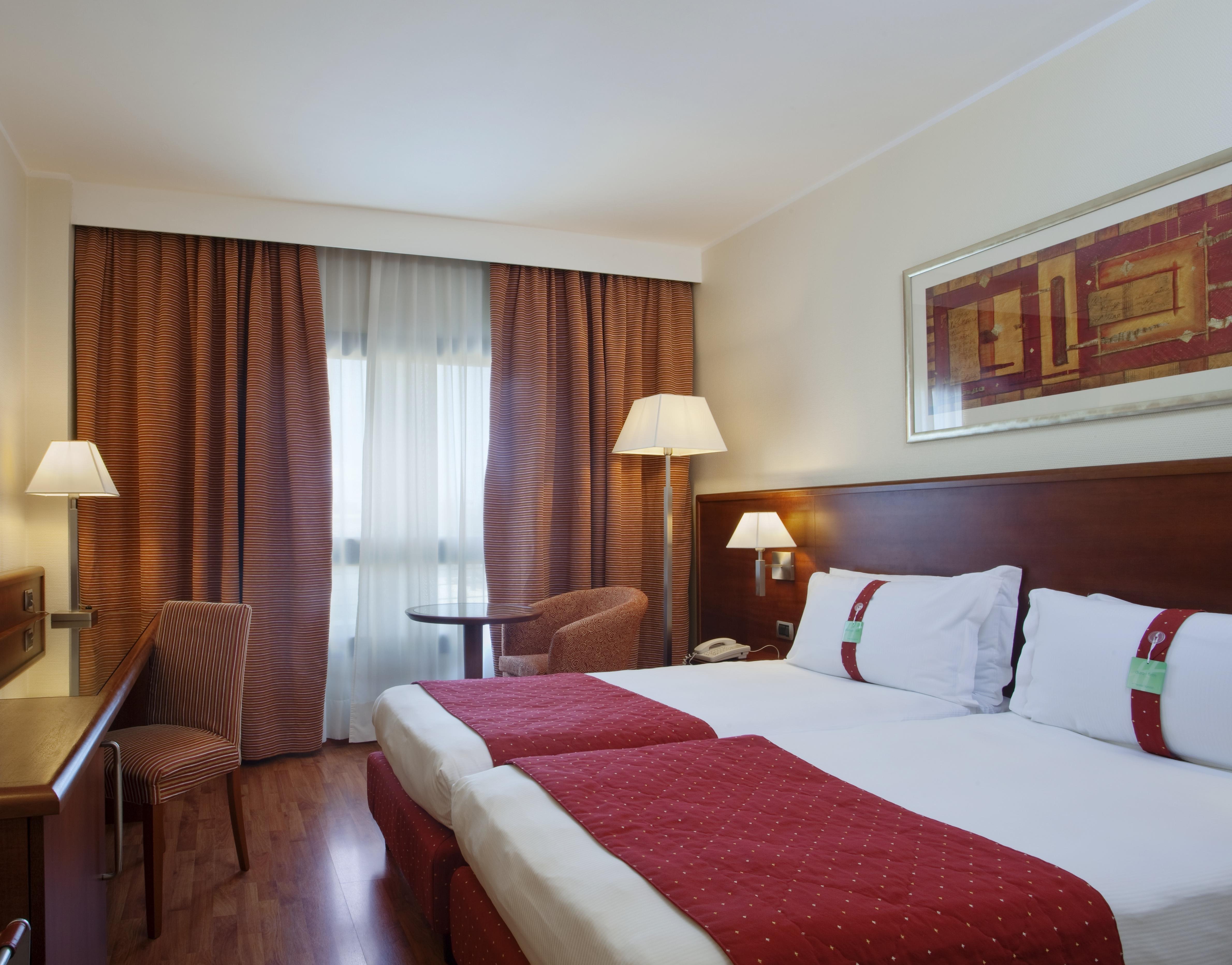 Holiday Inn Cagliari, An Ihg Hotel Exterior photo