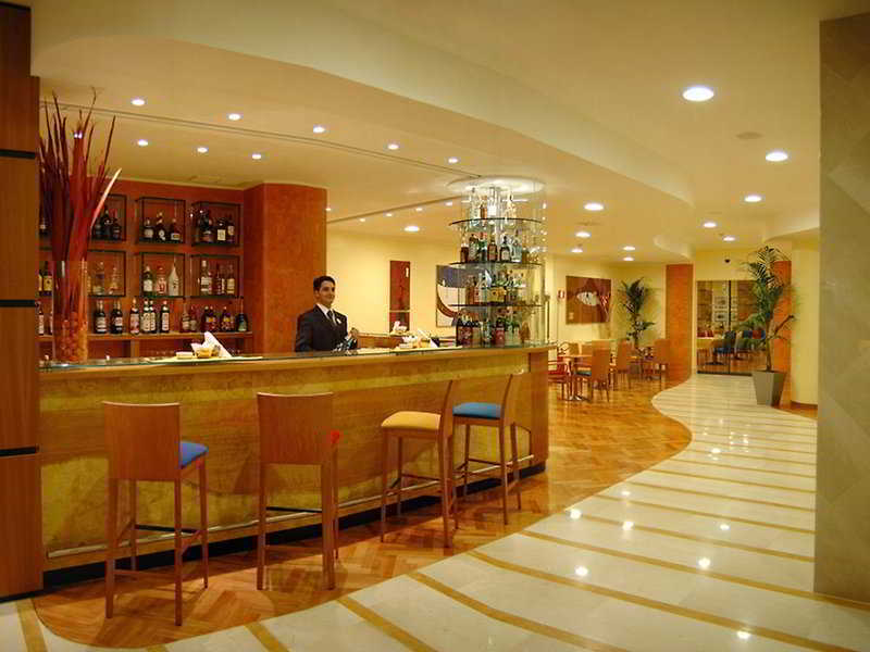 Holiday Inn Cagliari, An Ihg Hotel Restaurant photo